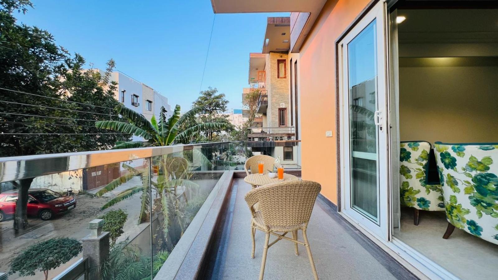 Bluo Luxury - Medicity - Balcony, Tub, Gym Tt Apartment
