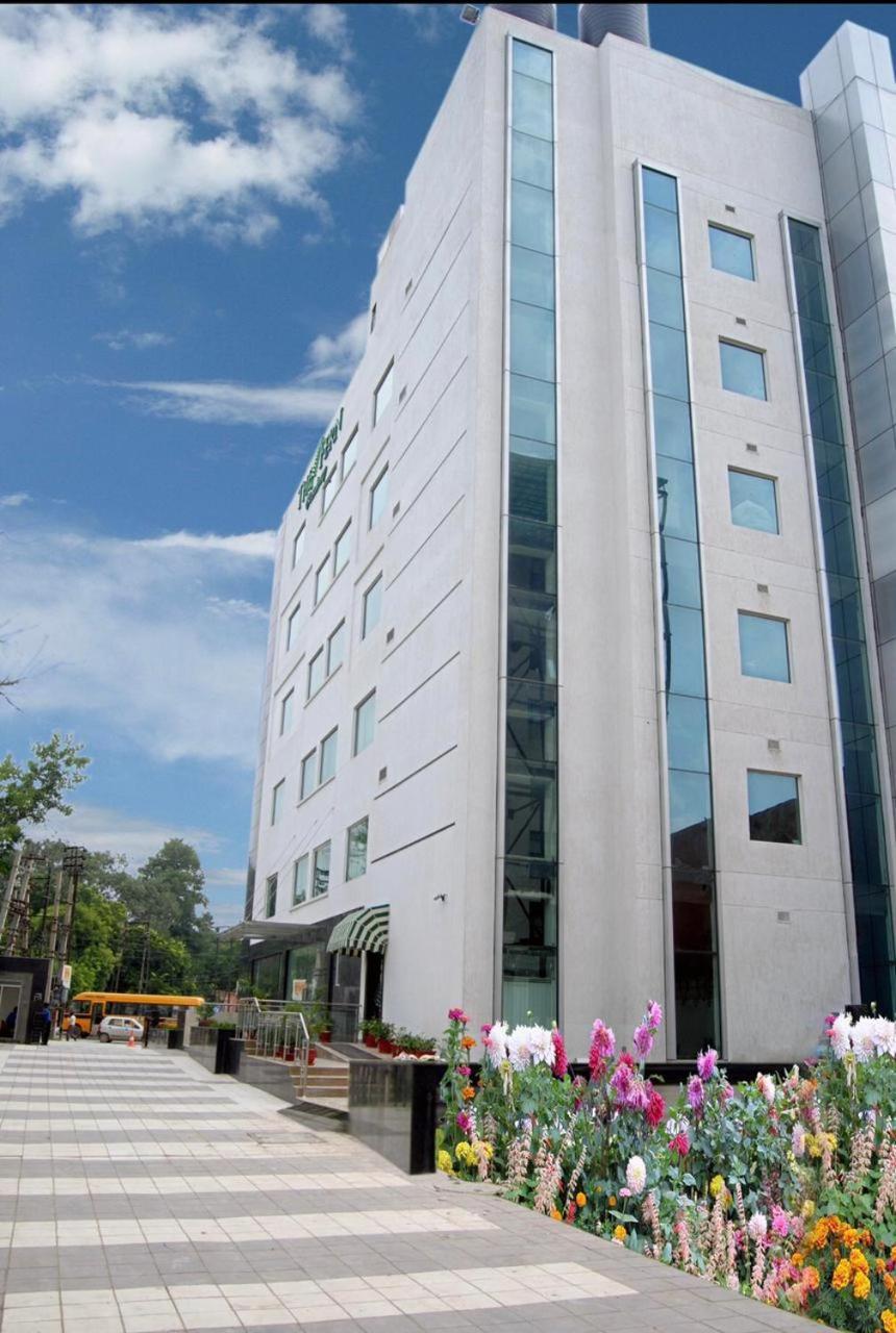 Grenville Hotel Gurgaon