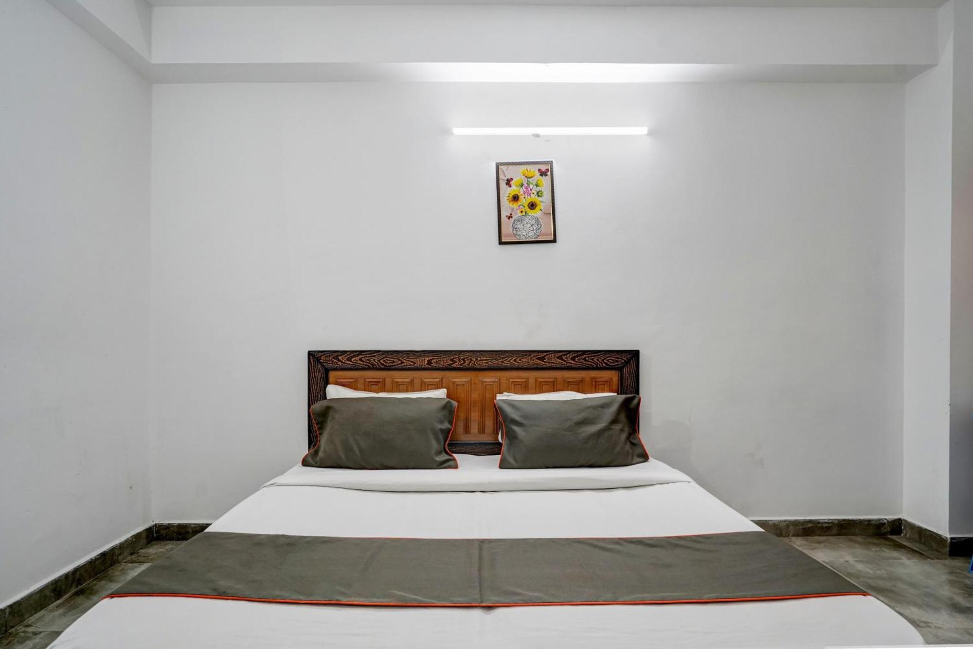 Hotel O Omi Gurgaon