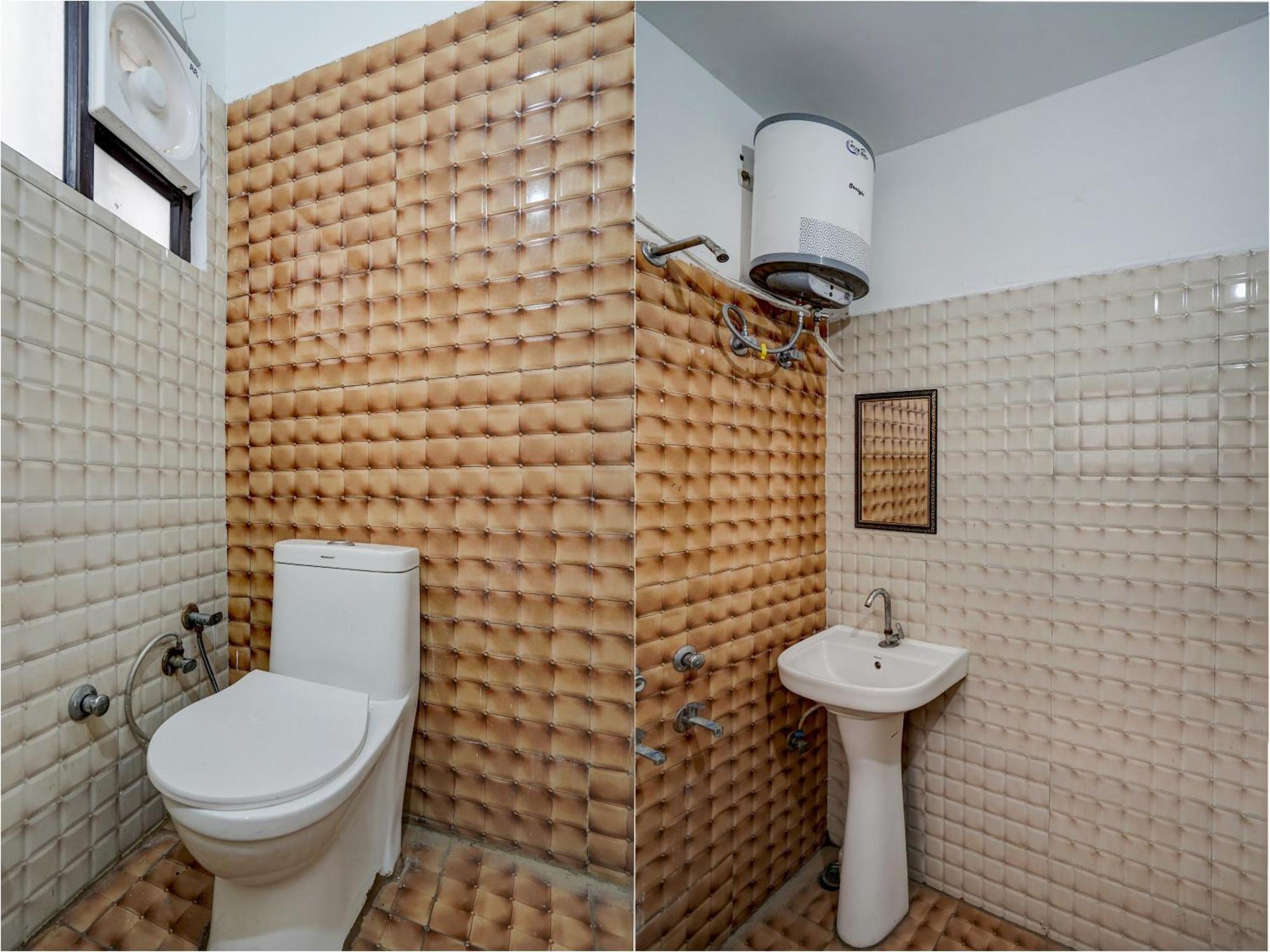 O Omi Hotel 3*