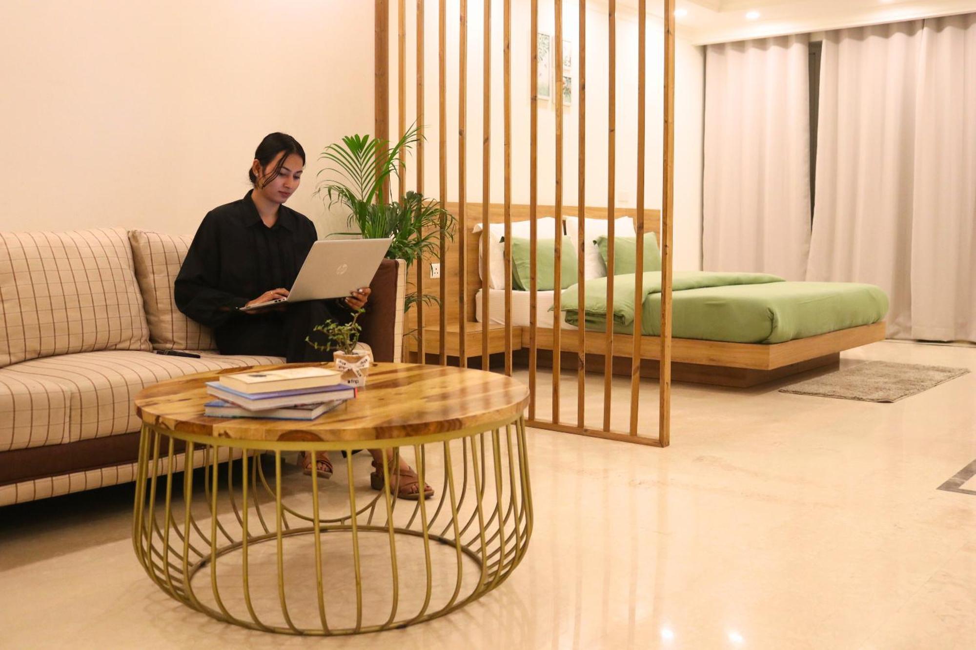 Hotel Ava And Corporate Golf Course Road, Gurgaon