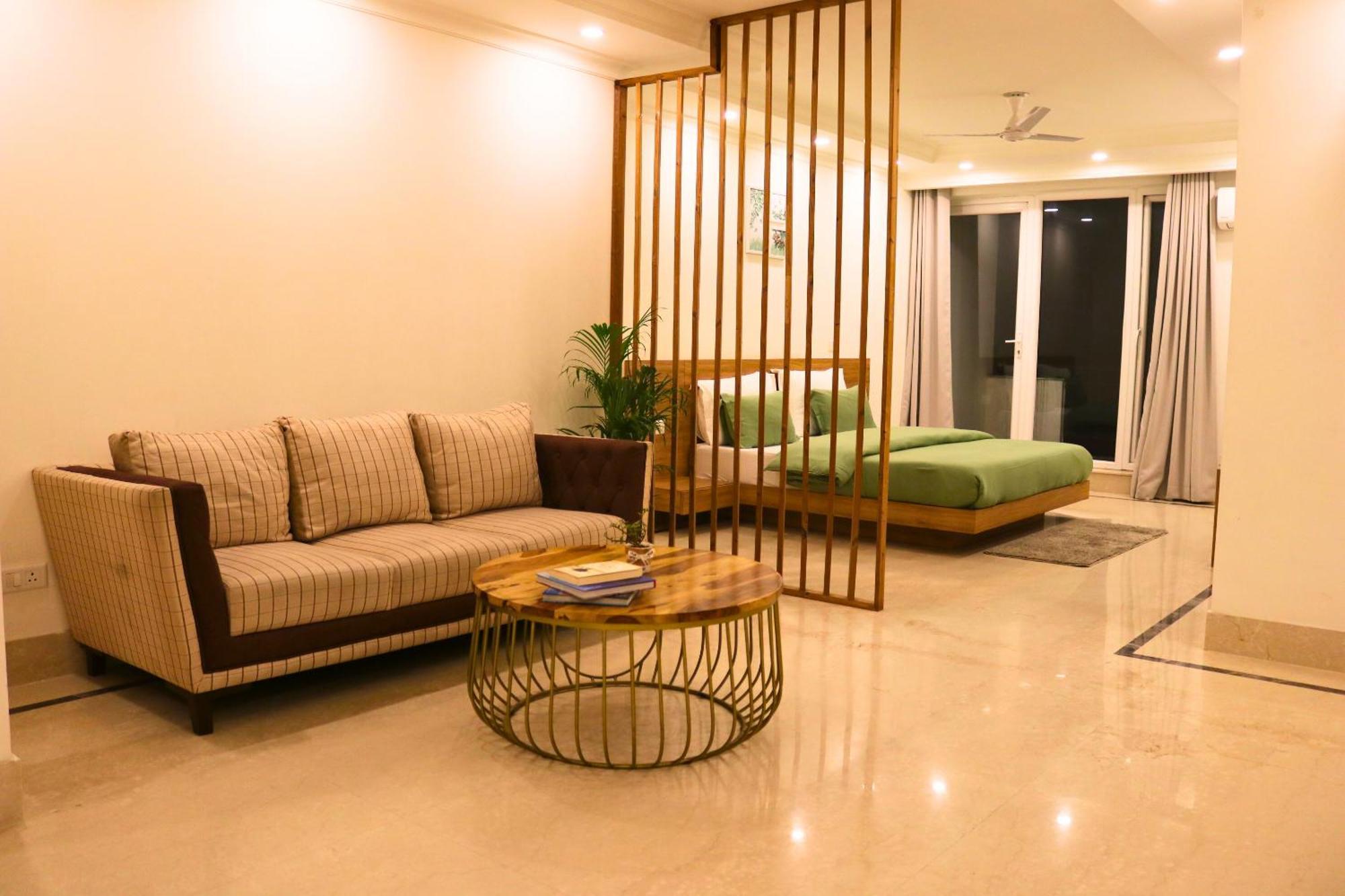 Ava And Corporate Golf Course Road, 3*