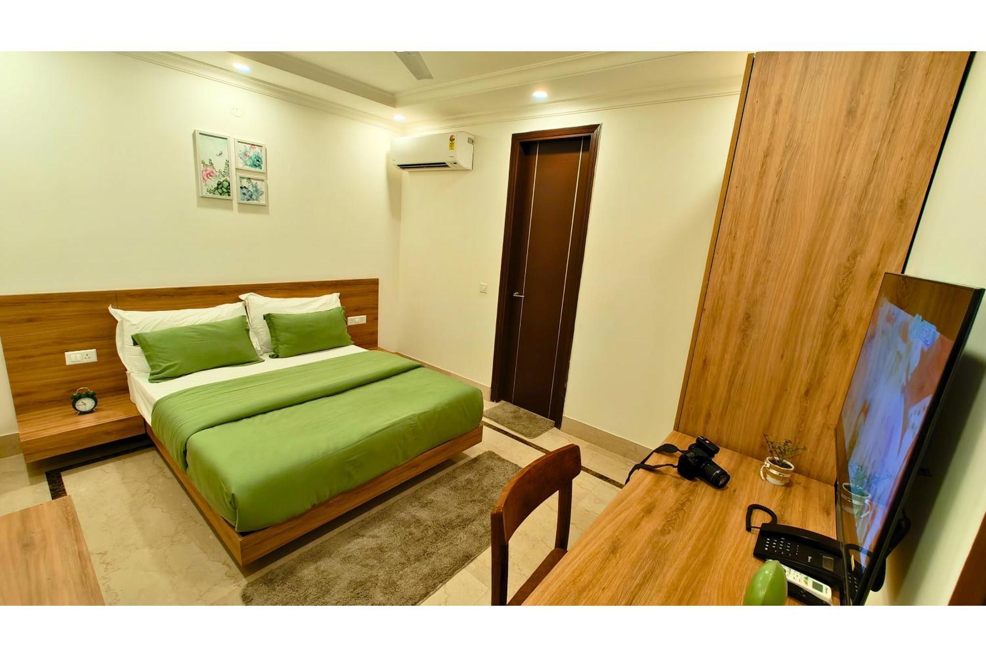 Ava And Corporate Golf Course Road, Gurgaon