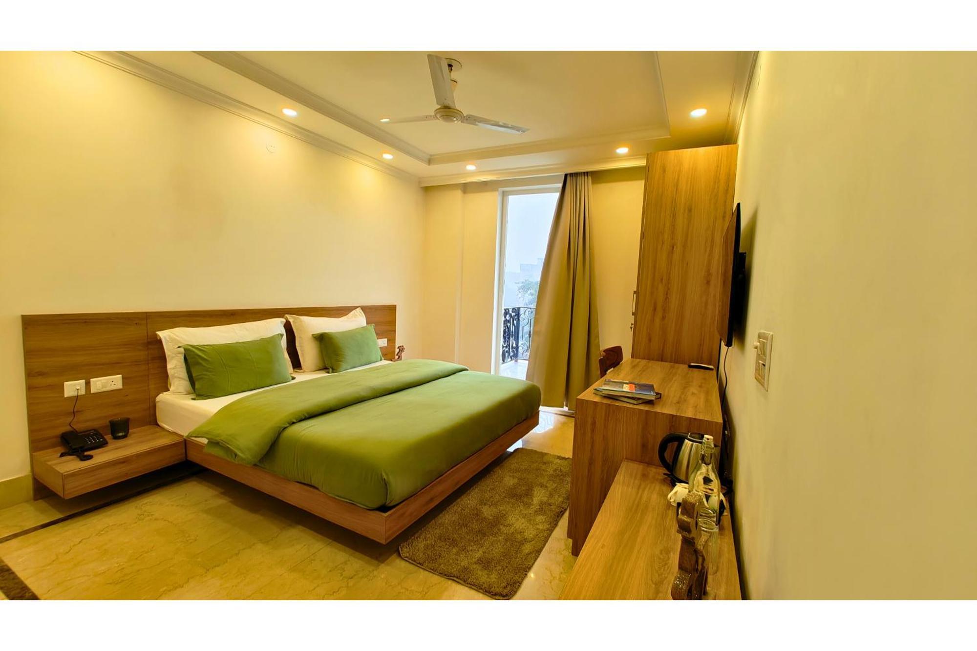 Ava And Corporate Golf Course Road, Gurgaon