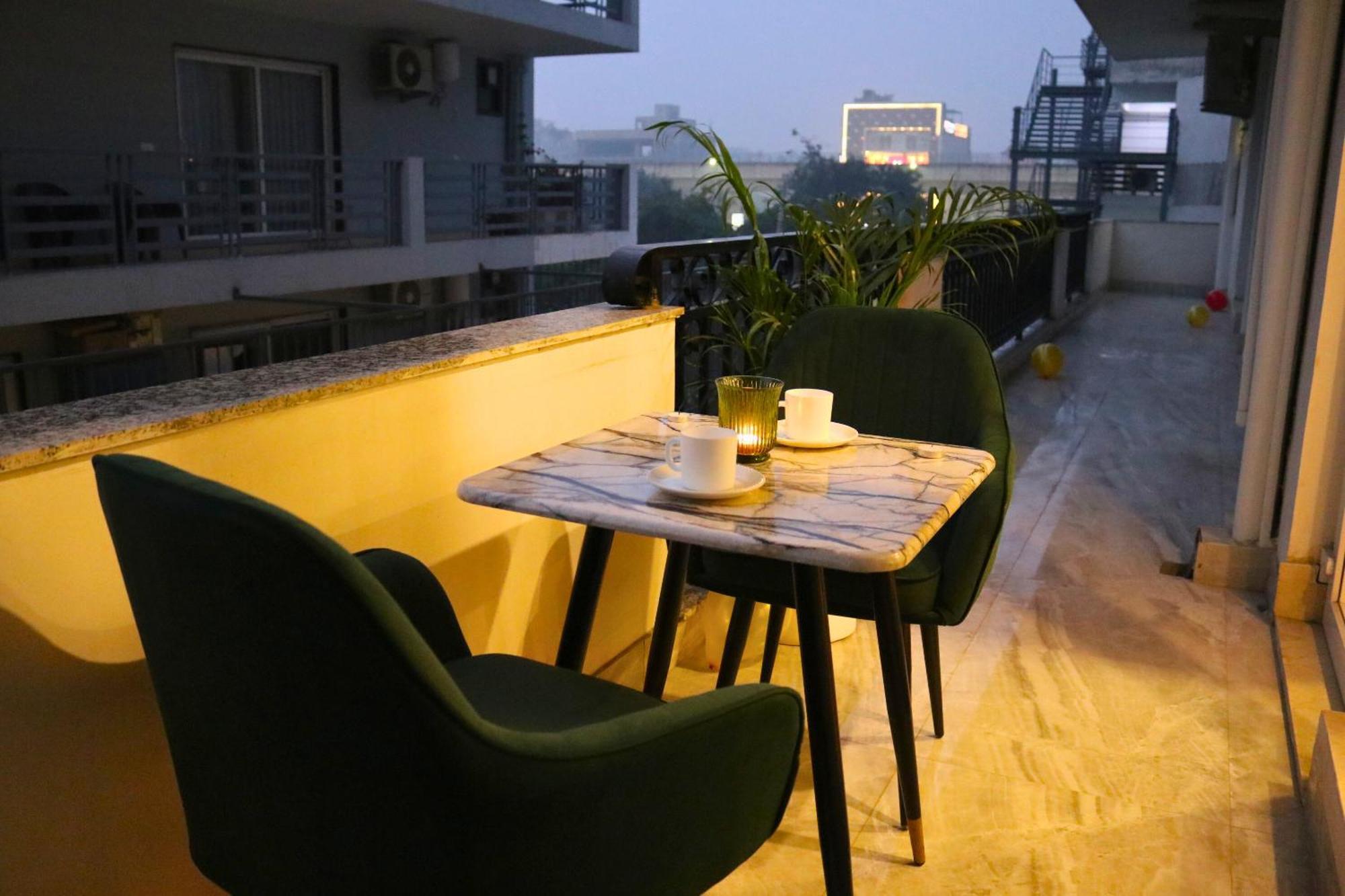 Ava And Corporate Golf Course Road, Hotel 3*