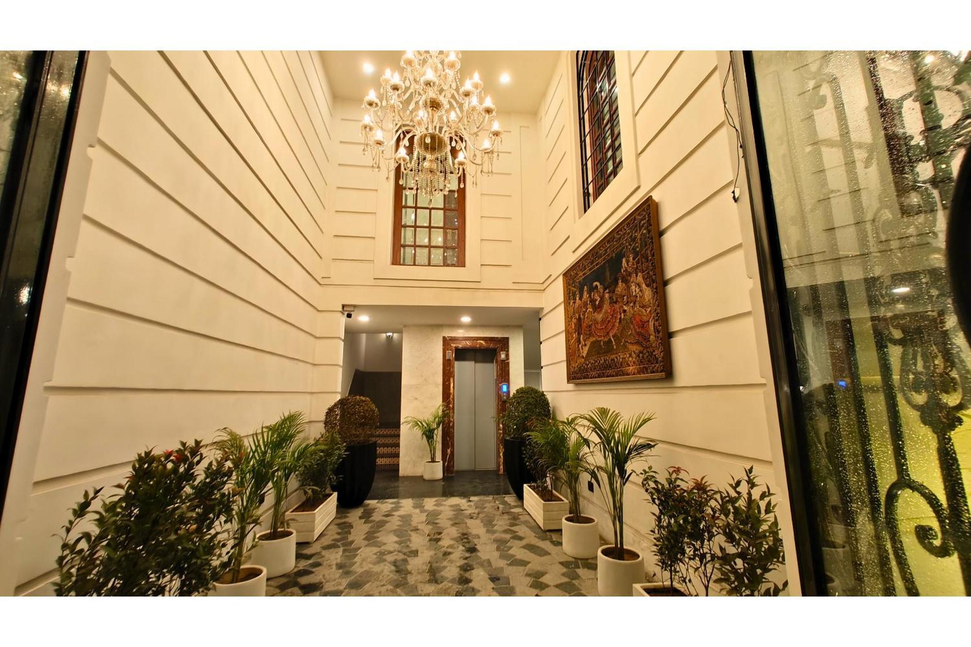 Ava And Corporate Golf Course Road, Gurgaon