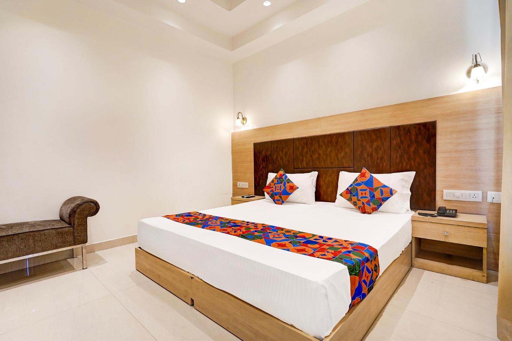 Hotel Fabhotel Interglobe Oasis 3*