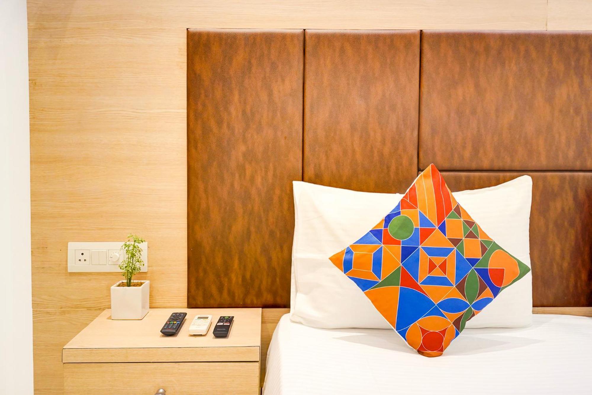 Hotel Fabhotel Interglobe Oasis