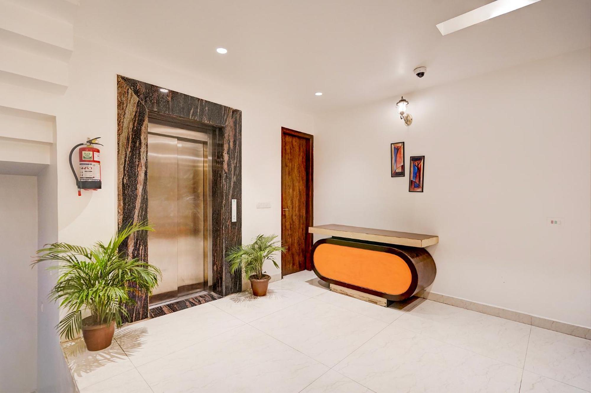 Hotel Fabhotel Interglobe Oasis 3*