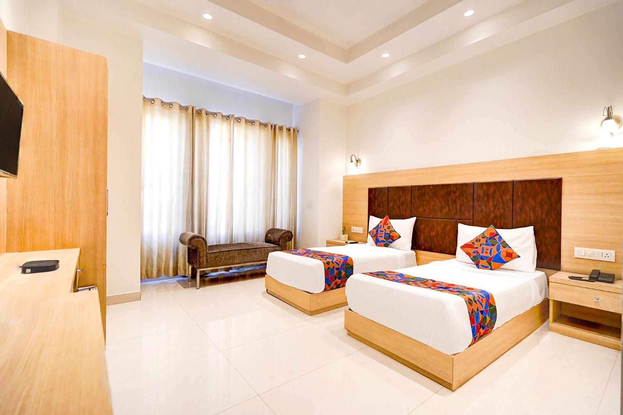 Hotel Fabhotel Interglobe Oasis