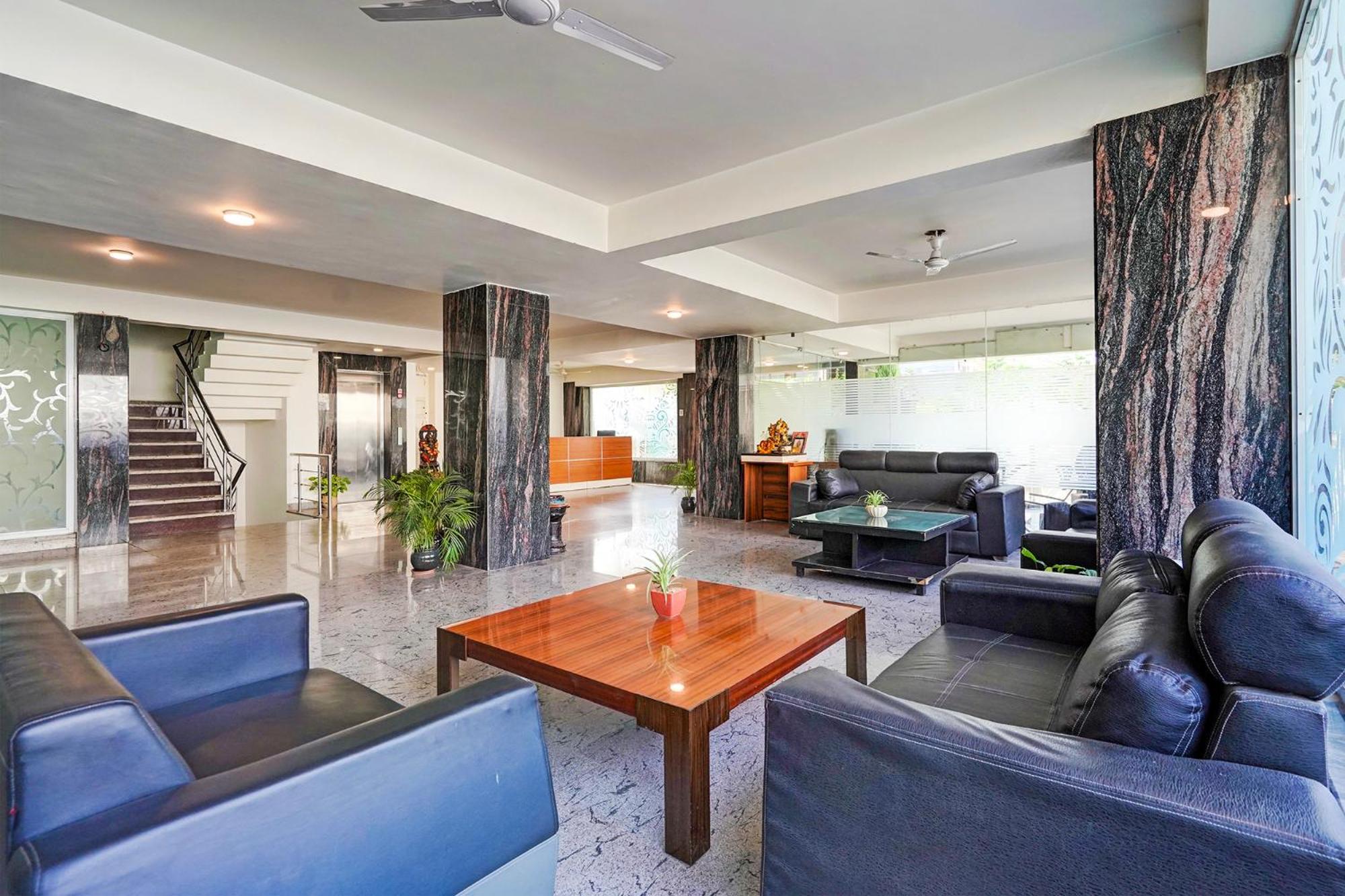 Hotel Fabhotel Interglobe Oasis 3*