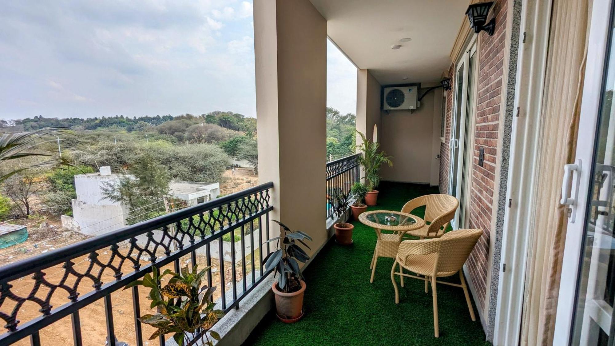 Amara - 1bhk, Forest View, Early Check In & W-fi 531-301 * Gurgaon