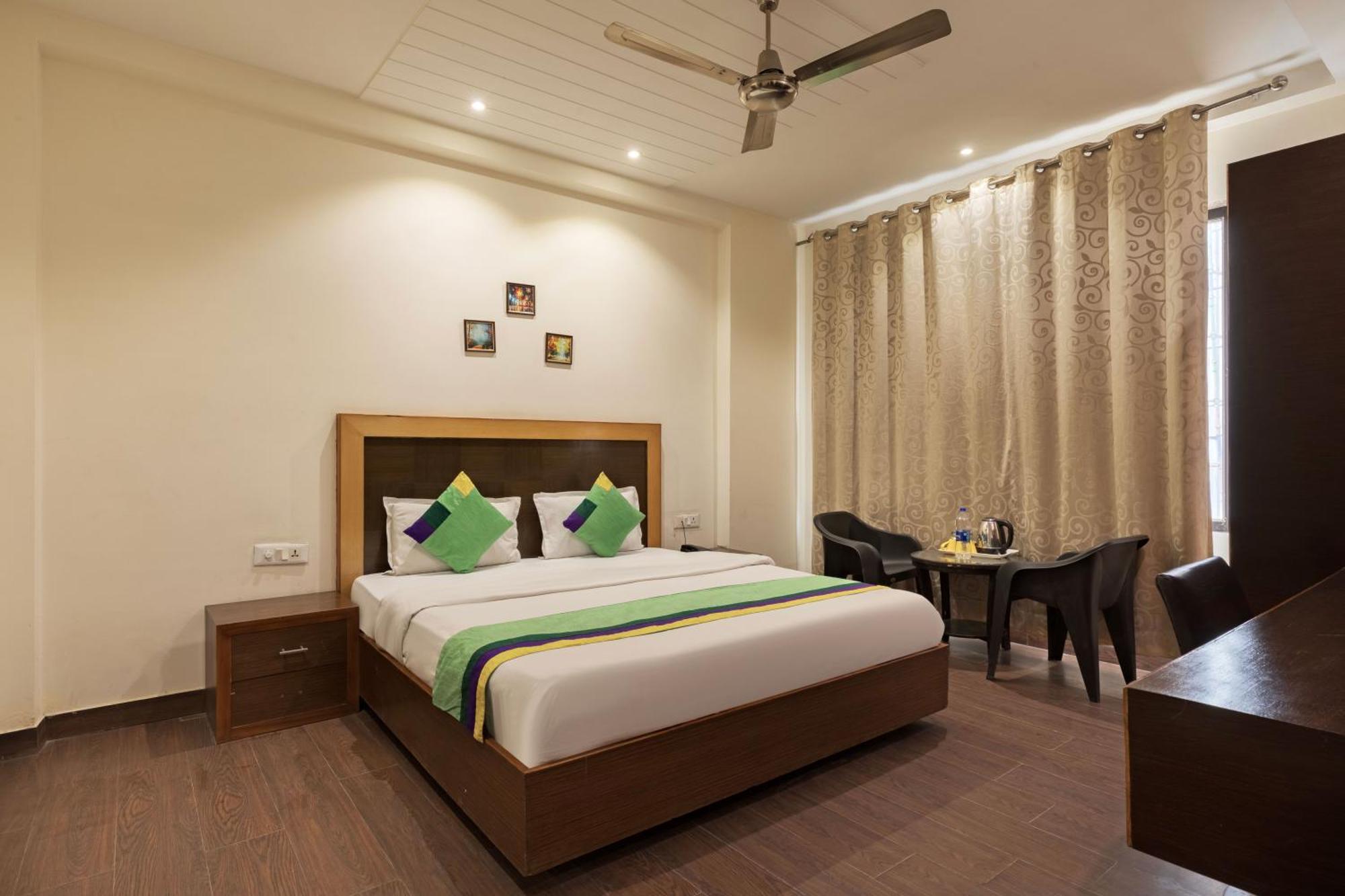 Treebo White Castle, Hotel Gurgaon