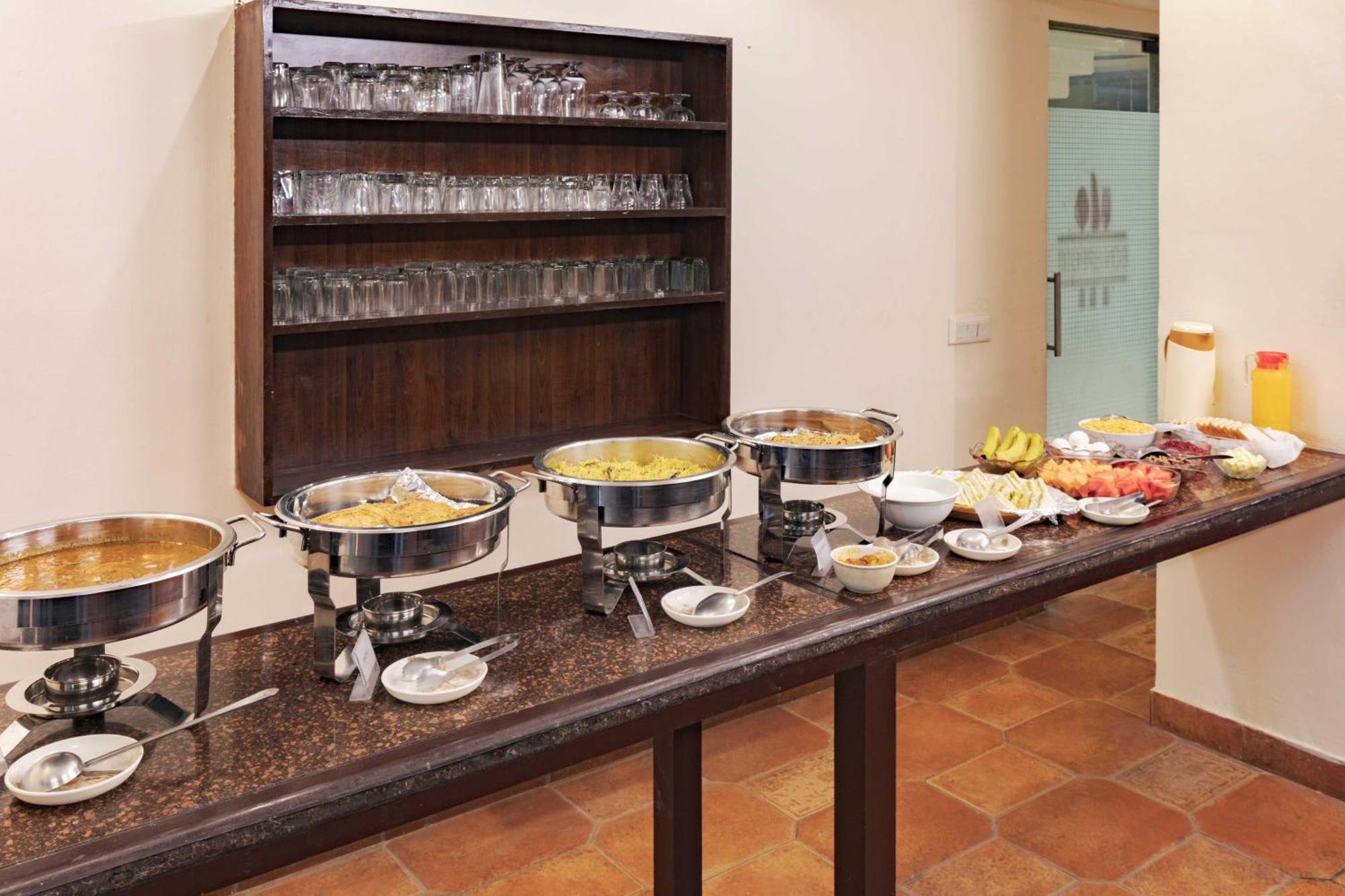 Hotel Treebo White Castle, Gurgaon
