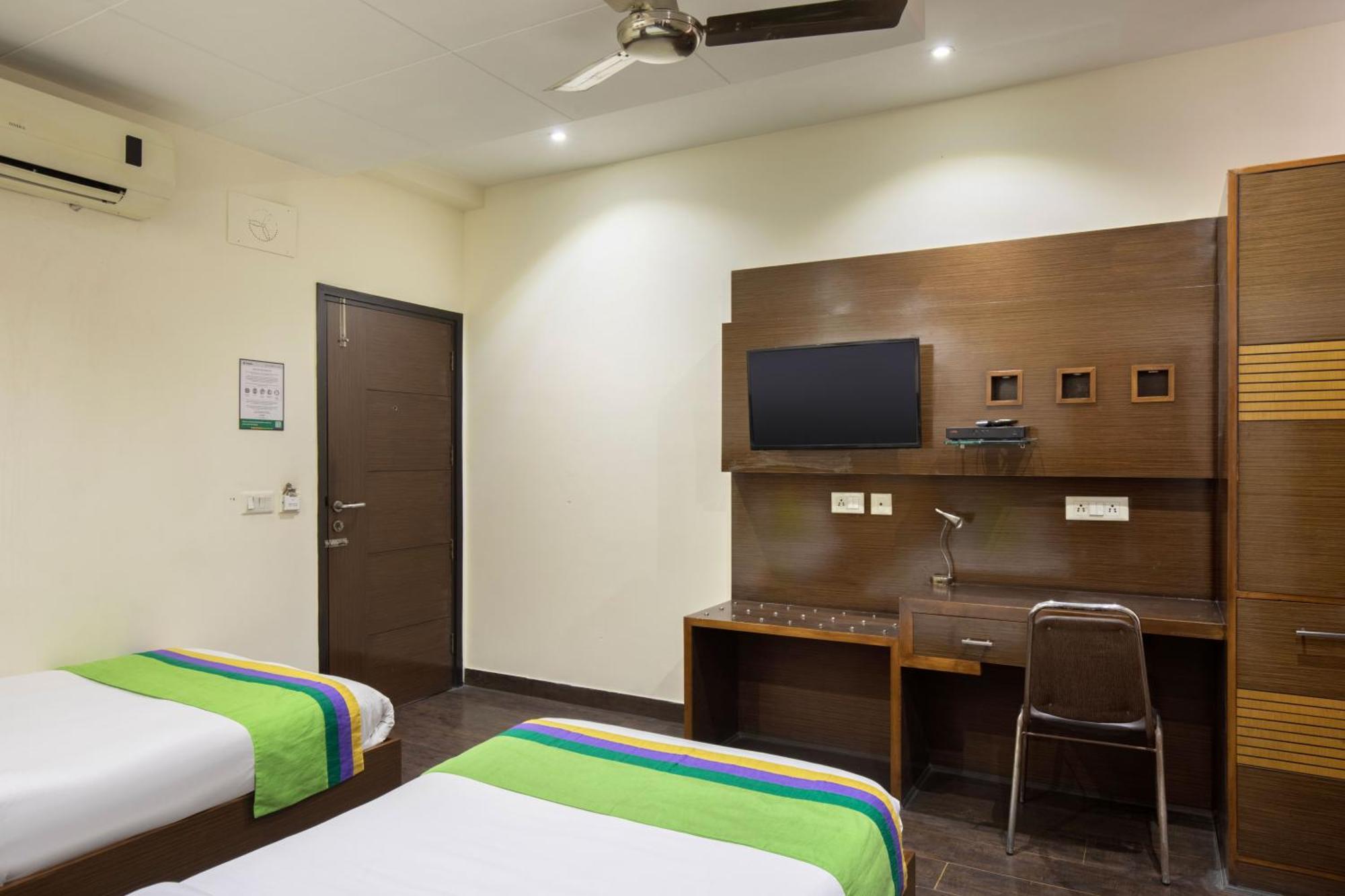 Treebo White Castle, 3*