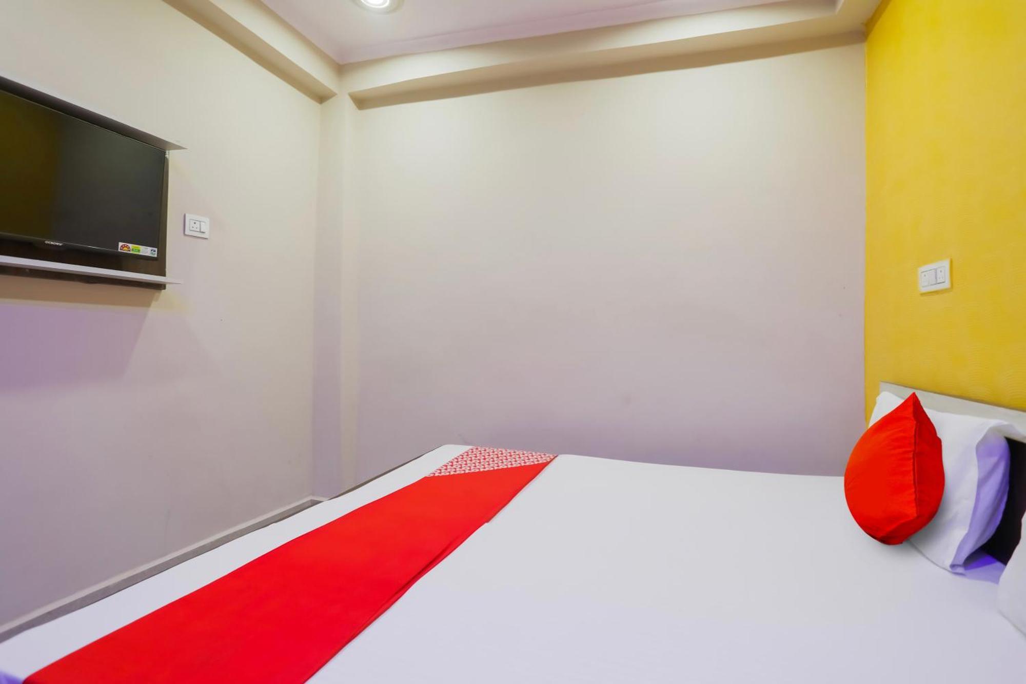 Hotel Hotel O The Moody Moon Residency Gurgaon