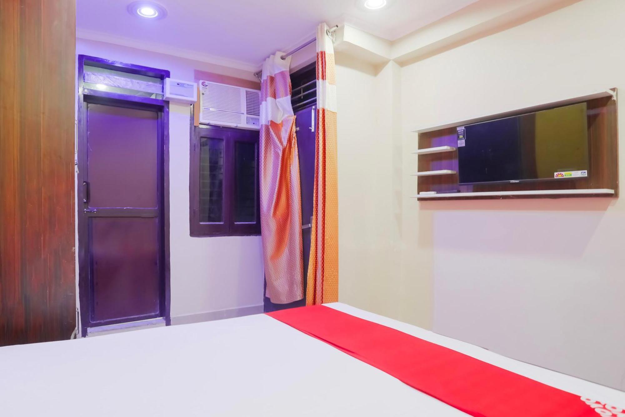 Hotel O The Moody Moon Residency Hotel 4*