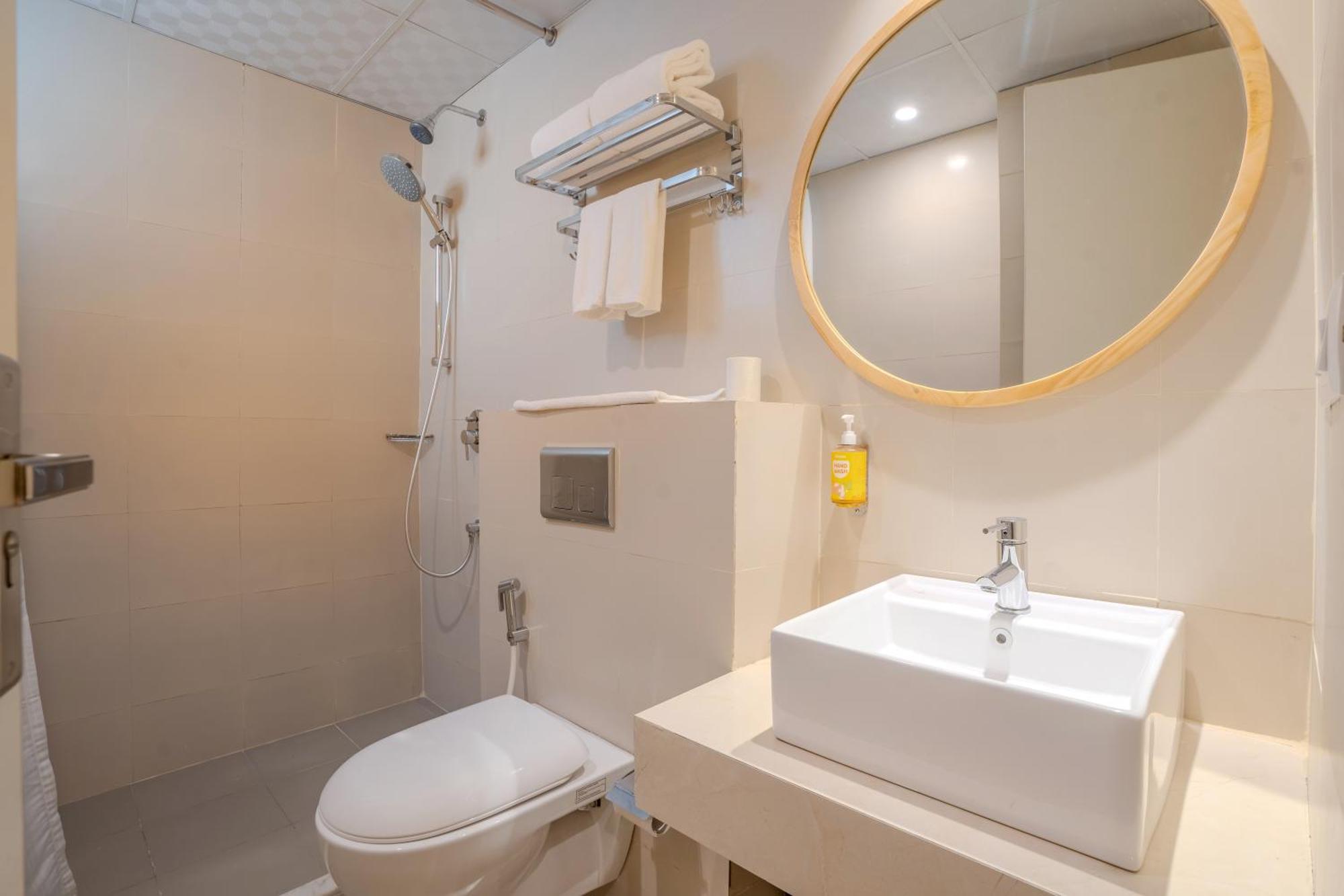 Hotel Bloom - Medicity Gurugram, Near Medanta Hospital