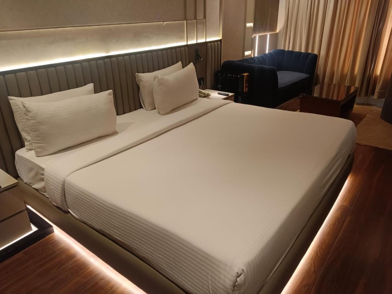 Hotel The Galgotias Gurugram 4*