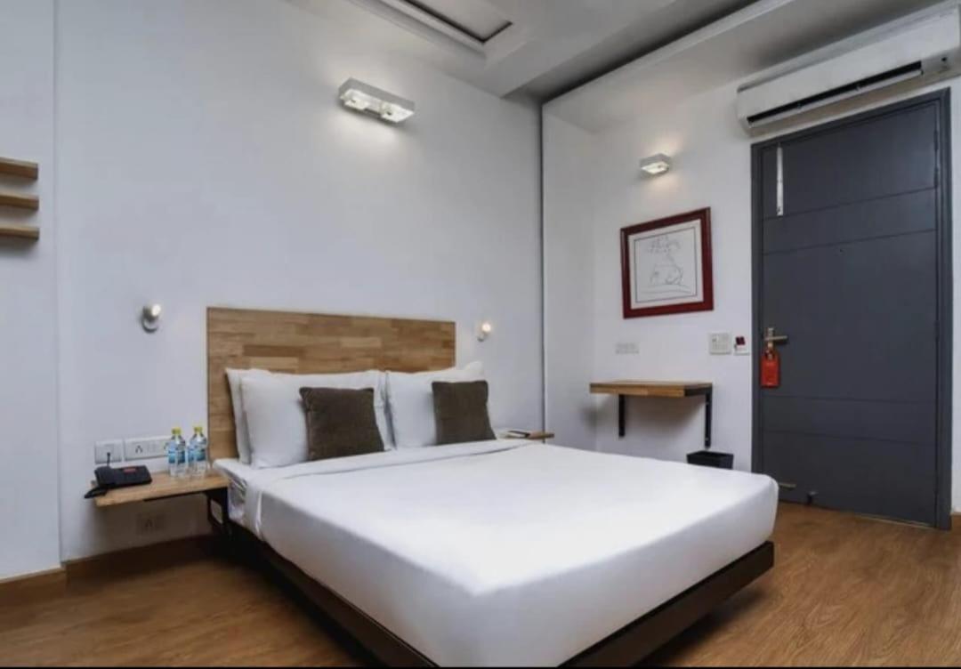 Stayplace 121 Hotel Gurgaon