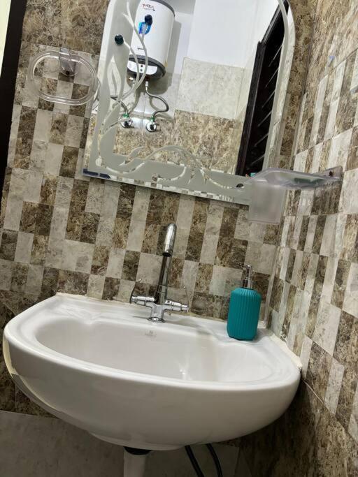 Apartment Amazing Home- 50meter To Medanta- *