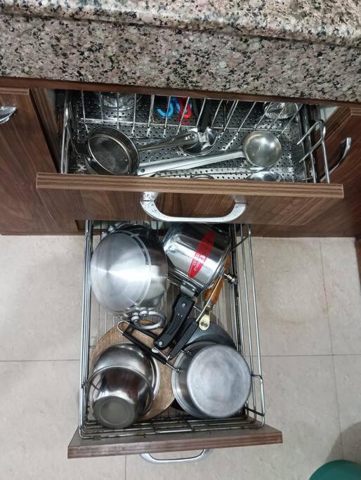 Amazing Home- 50meter To Medanta- Apartment