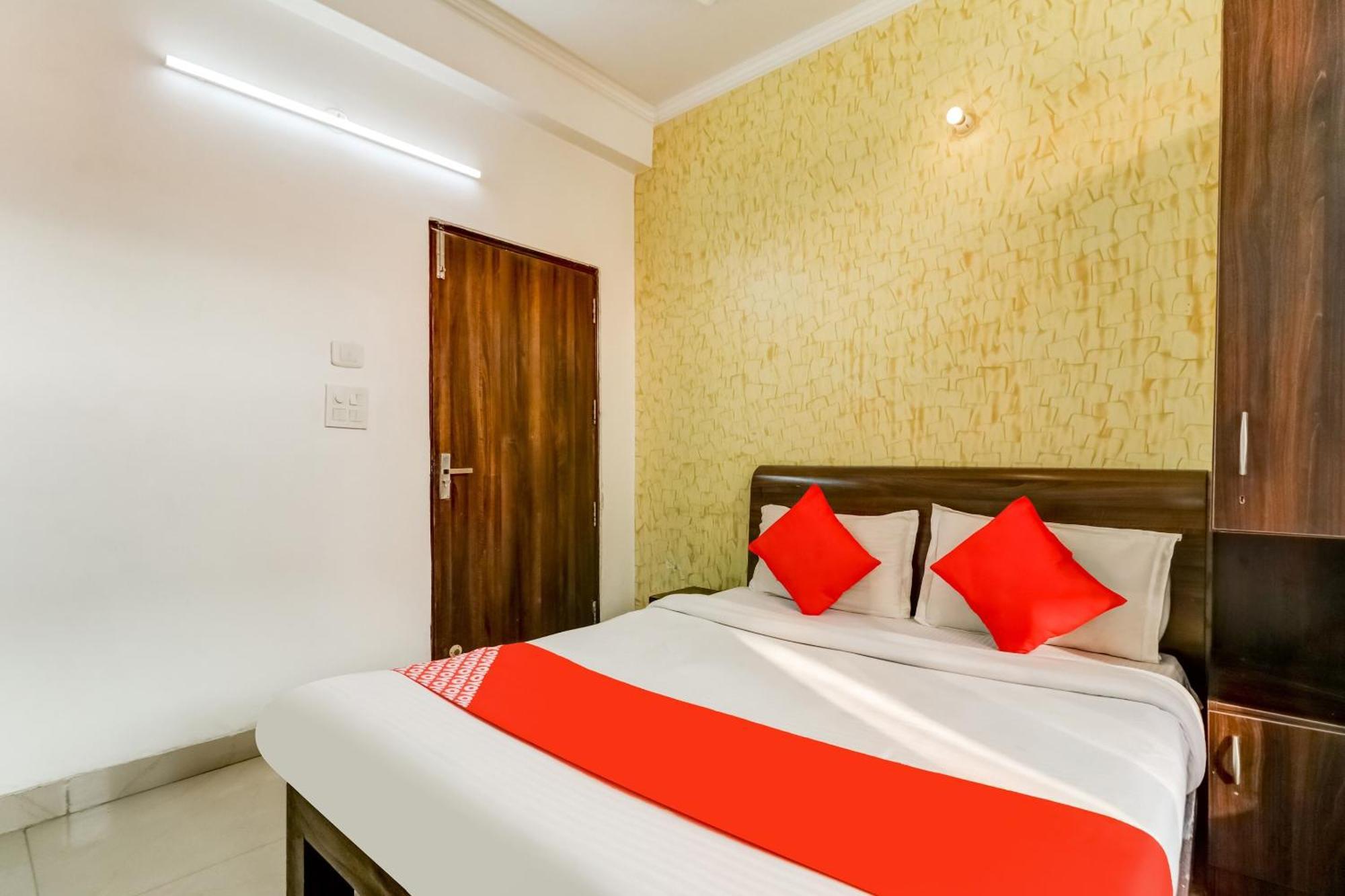 Hotel O Paradise Residency 3*