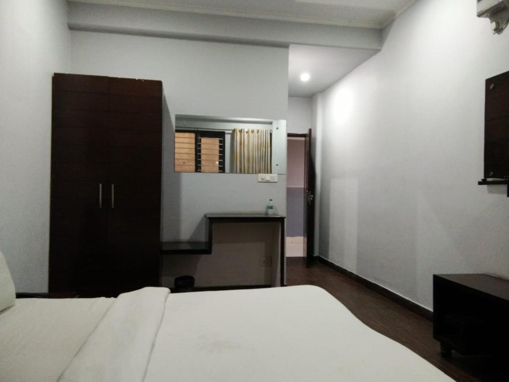 Hotel Vedanta - Near Medanta -the Medicity 3*