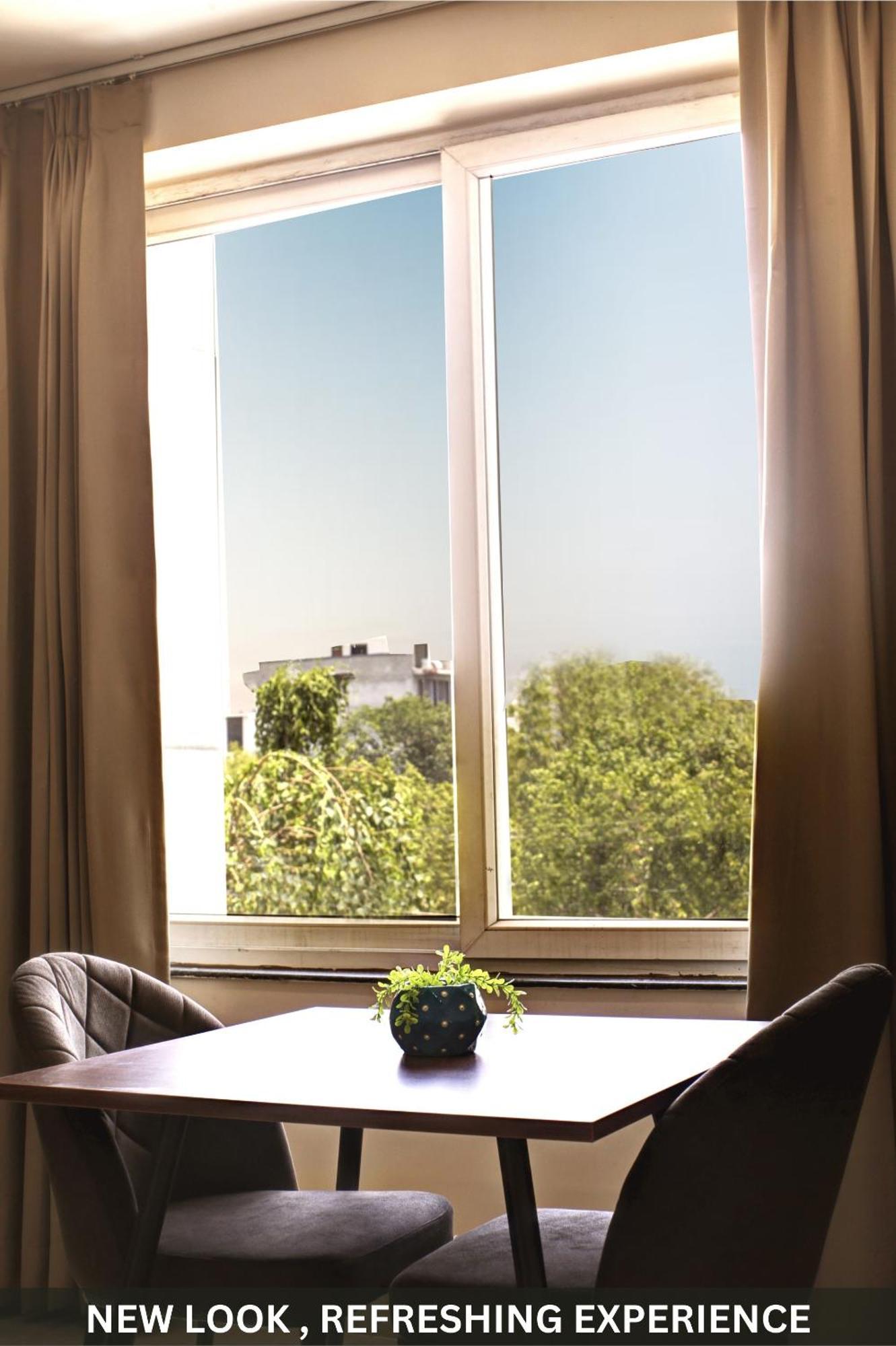 Hotel Saltstayz Select - Near Sohna Road Center Gurgaon