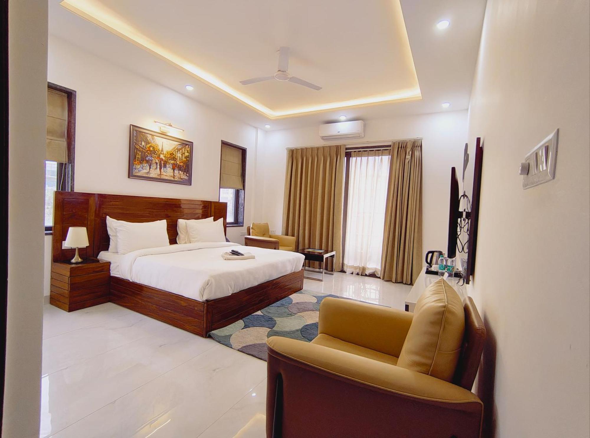 Hotel Elite 32 Avenue - Near Google Building Gurgaon