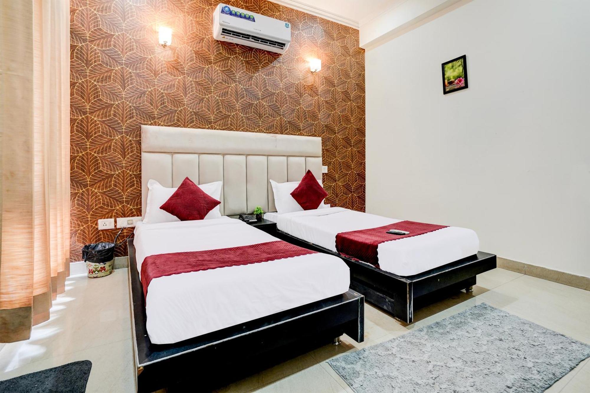 Hotel Fabexpress Next