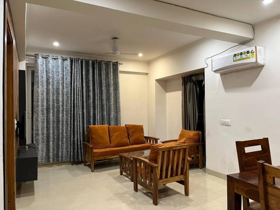 The 3-bhk Flat * Gurgaon