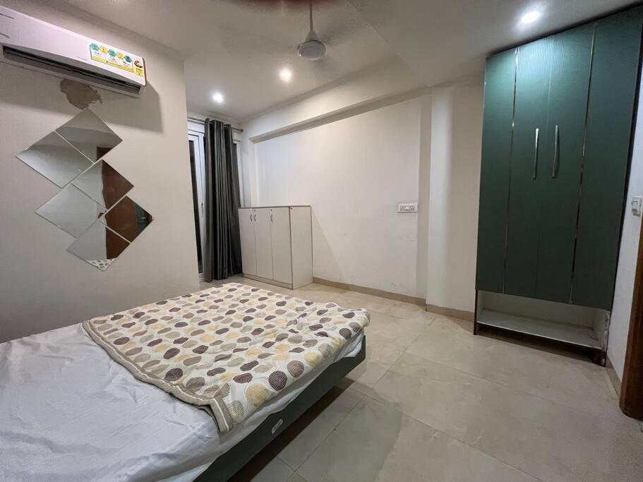 The 3-bhk Flat * Gurgaon