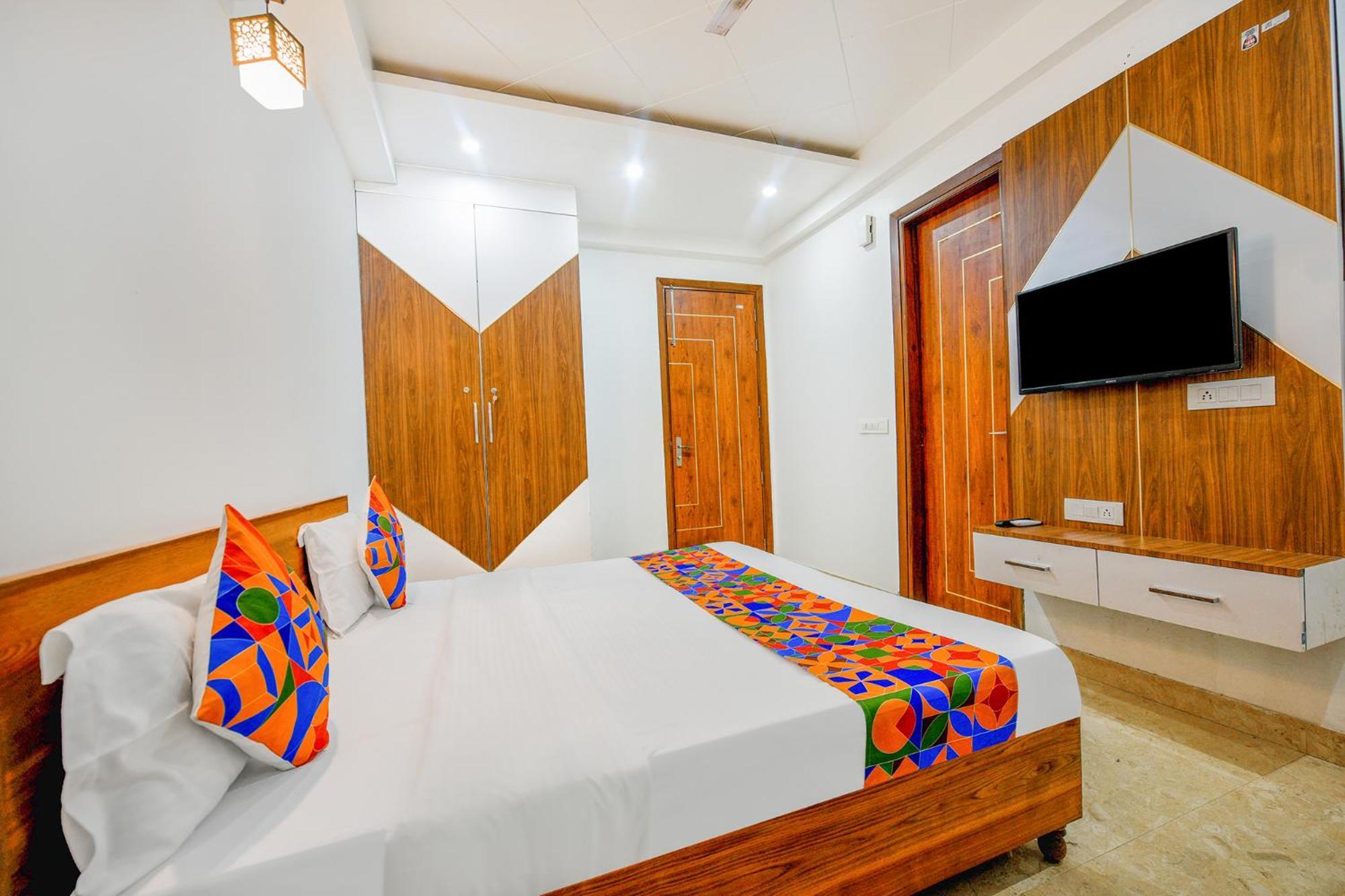 Hotel Fabhotel Nyra Residency Gurgaon