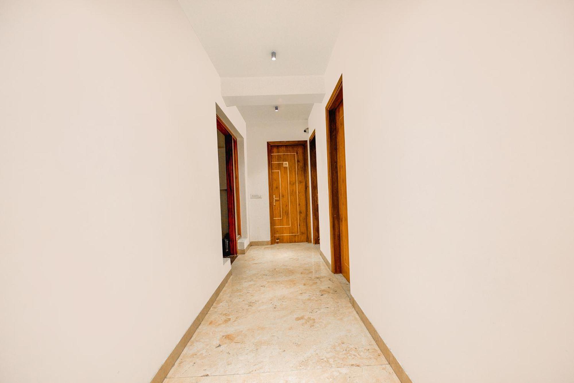 Hotel Fabhotel Nyra Residency