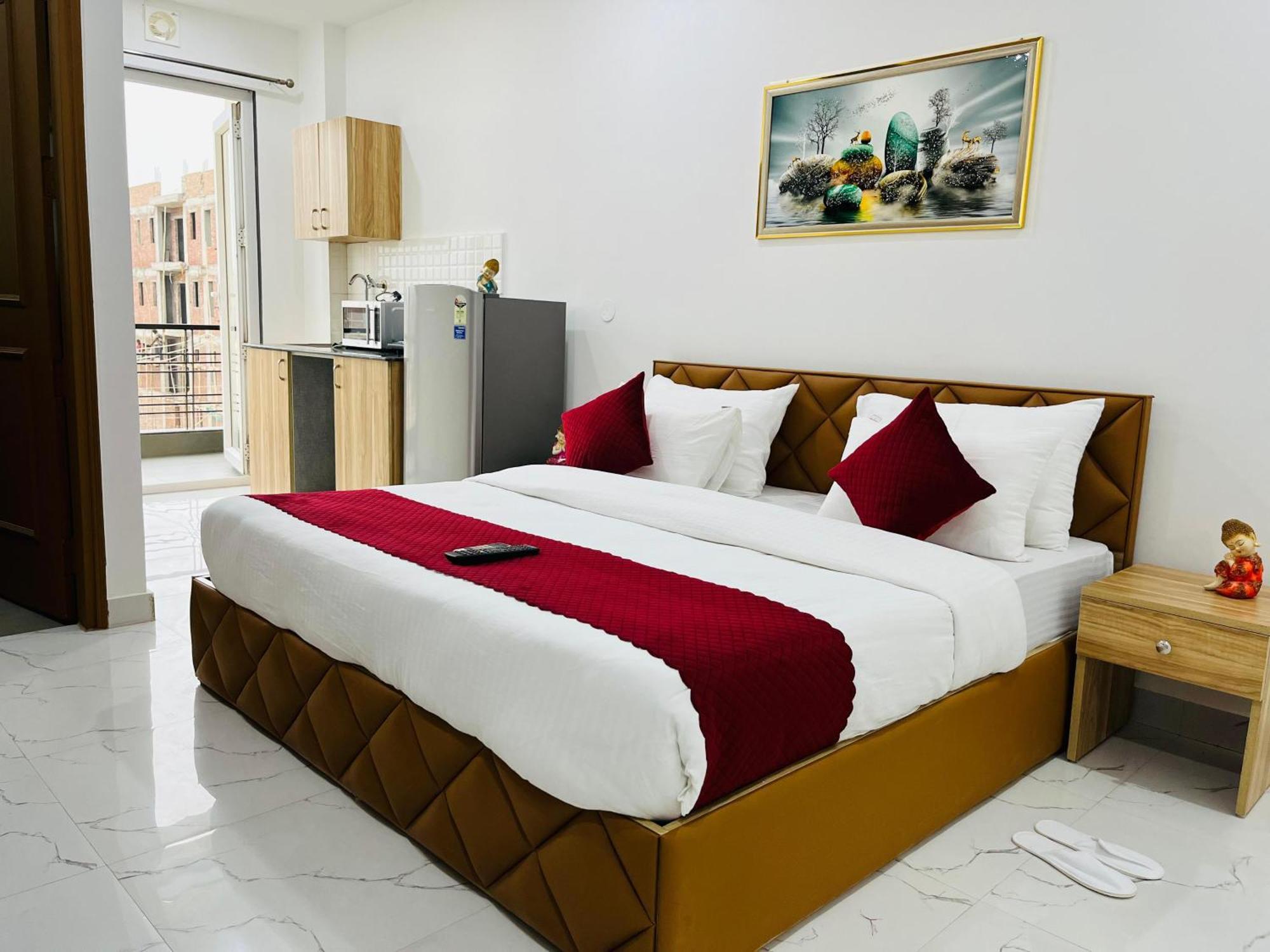 Apartment The Lodgers Infront Of Artemis Hospital Gurugram Gurgaon