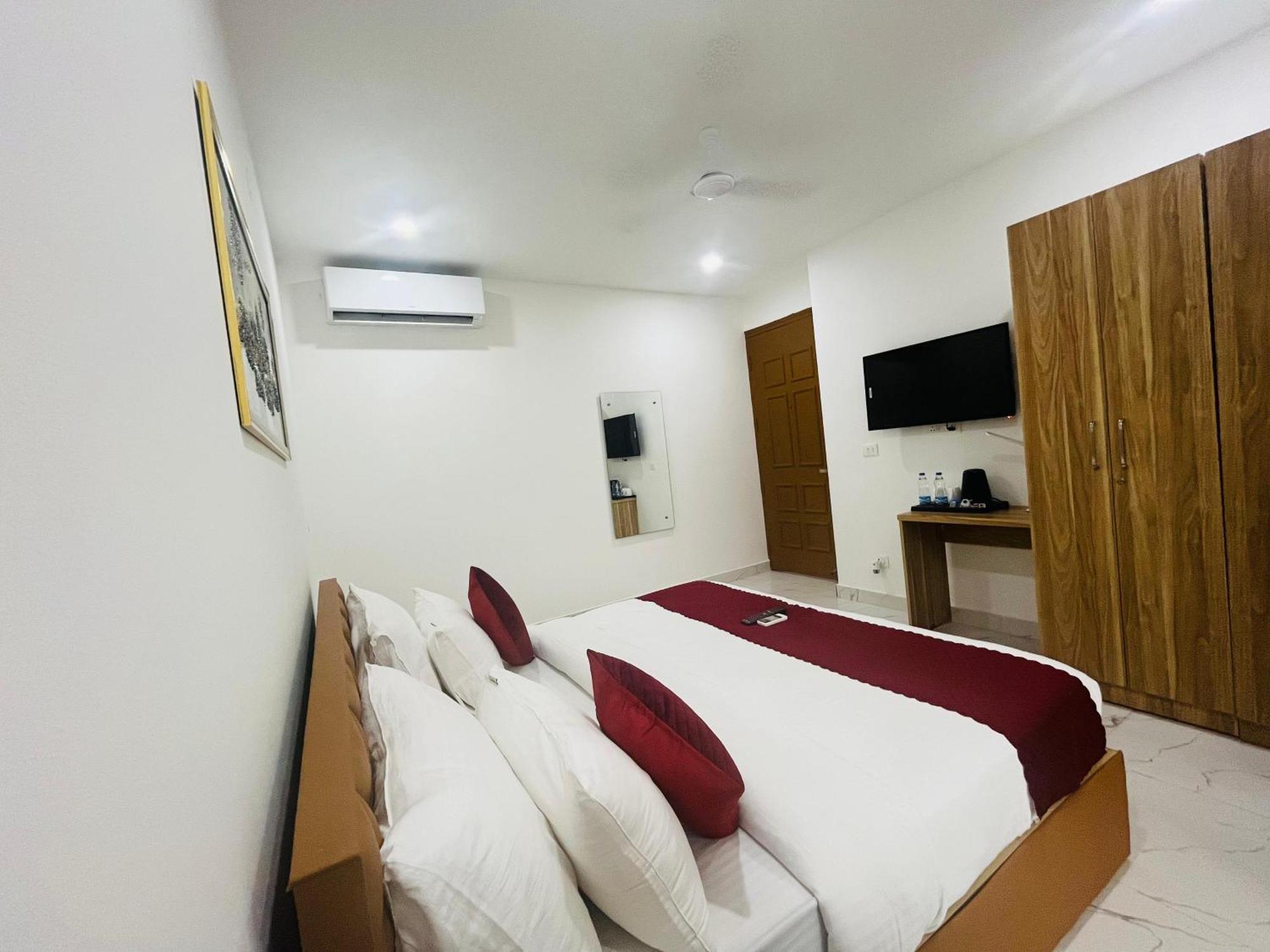 Apartment The Lodgers Infront Of Artemis Hospital Gurugram Gurgaon