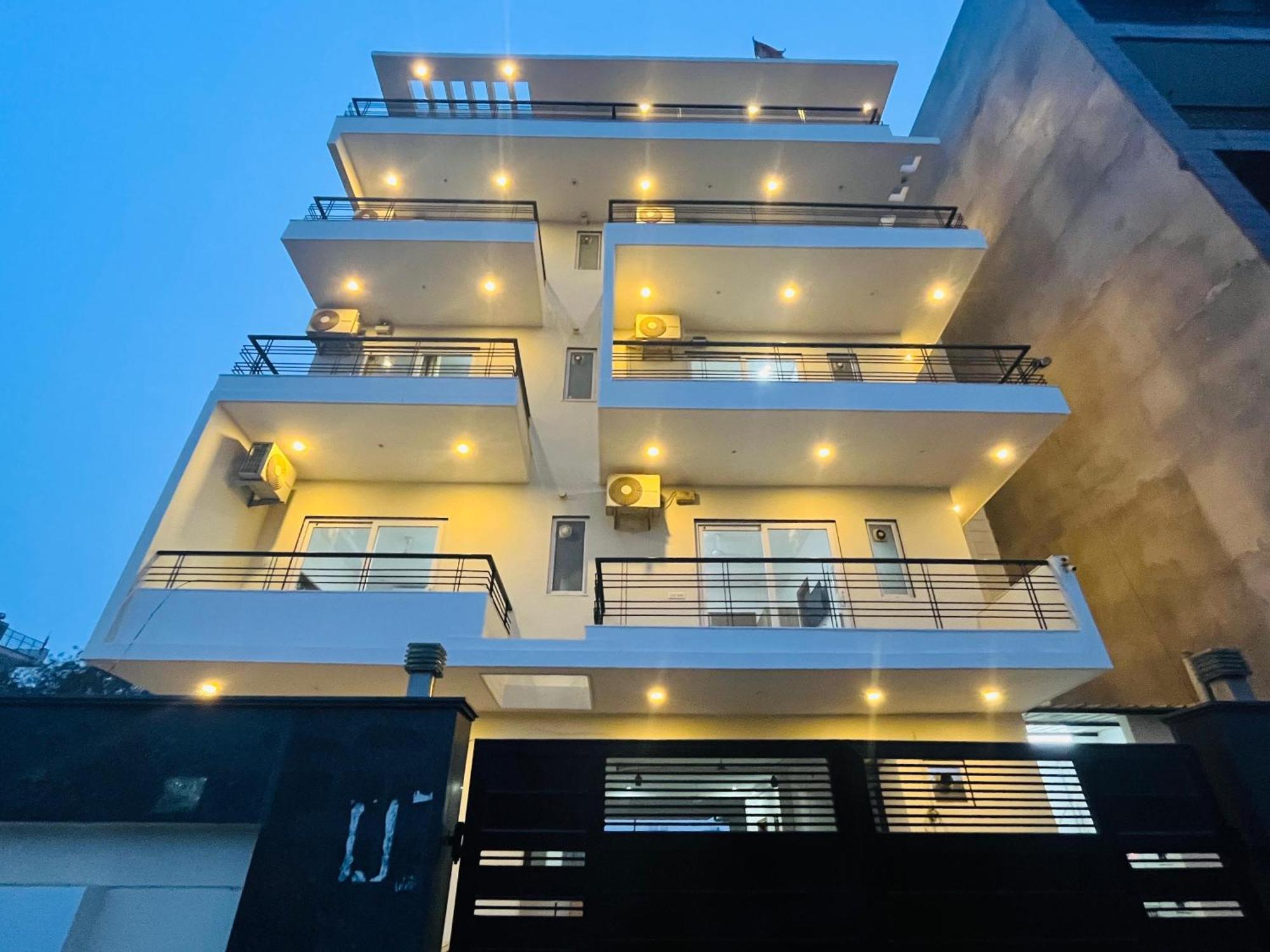 Apartment The Lodgers Infront Of Artemis Hospital Gurugram