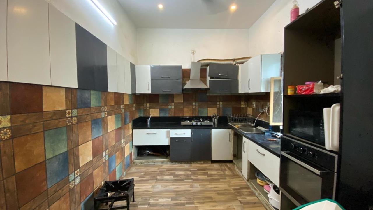 Farm stay Bougainvillea Farm-3bhk Pool Farm House