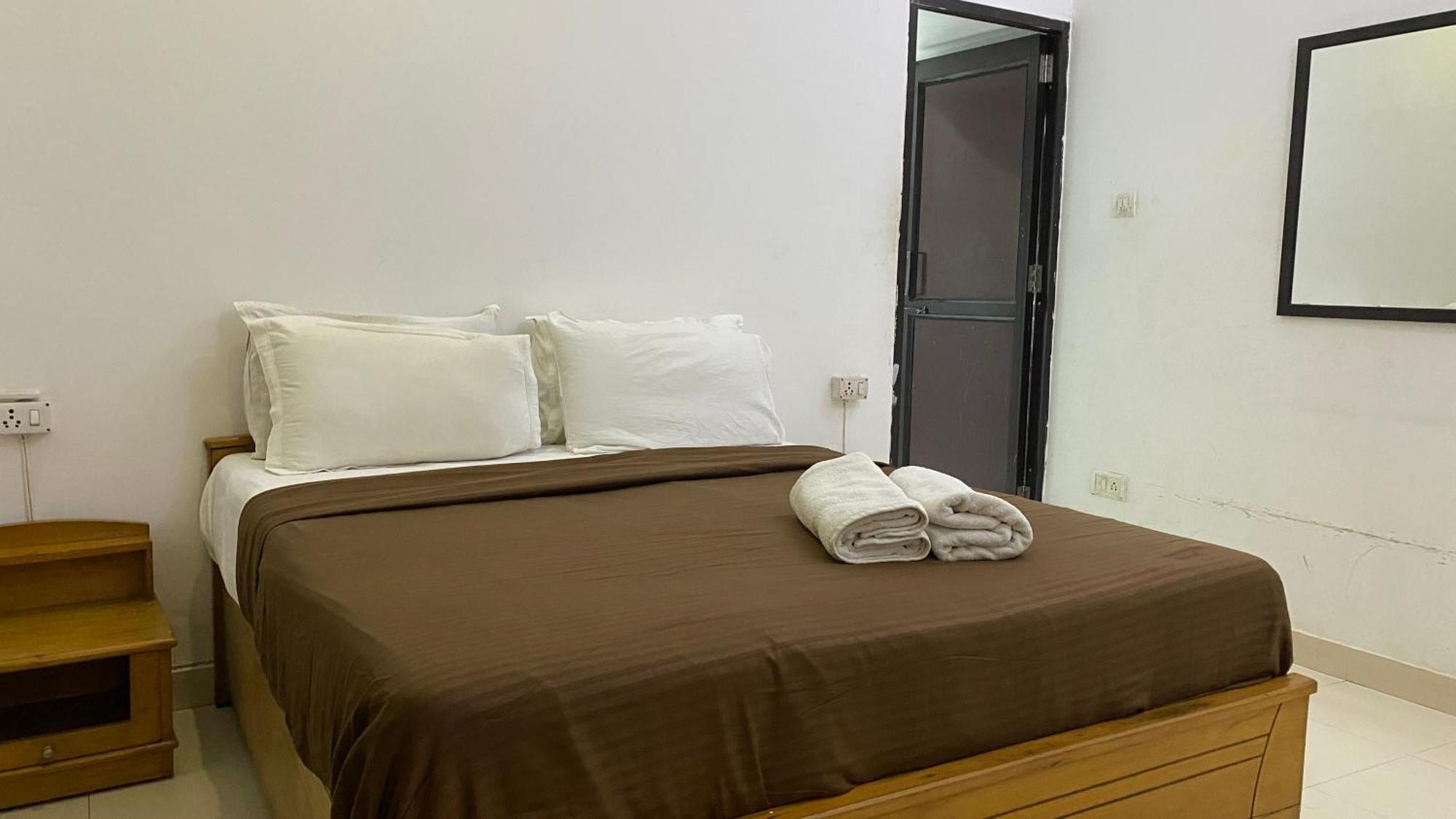 Bougainvillea Farm-3bhk Pool Farm House Farm stay Gurgaon