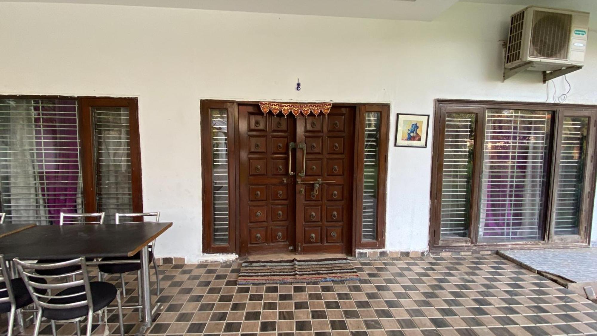 Bougainvillea Farm-3bhk Pool Farm House Farm stay Gurgaon