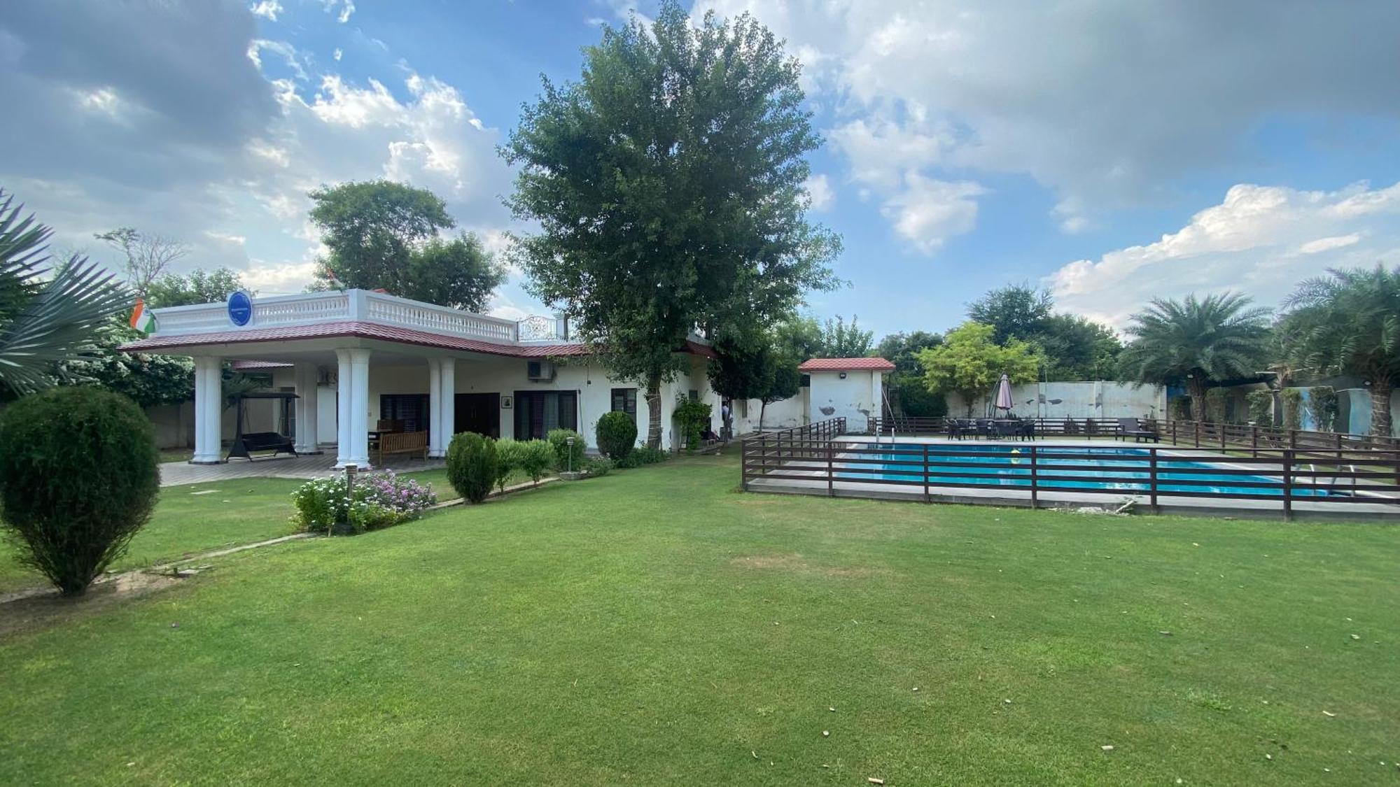 Bougainvillea Farm-3bhk Pool Farm House * Gurgaon