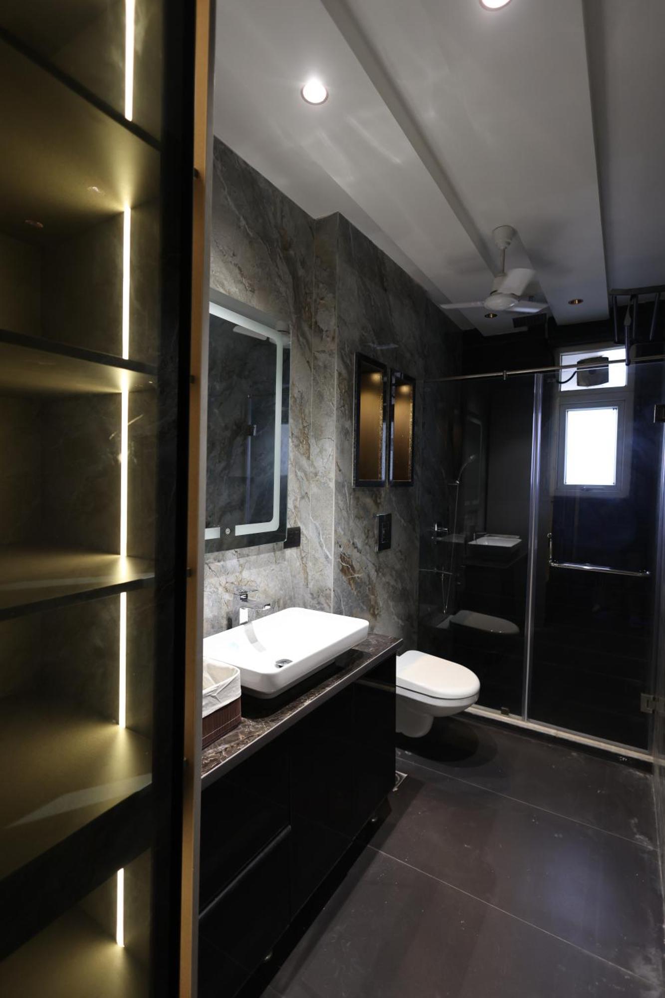 The Midnight - Your Galleria Getaway Apartment *