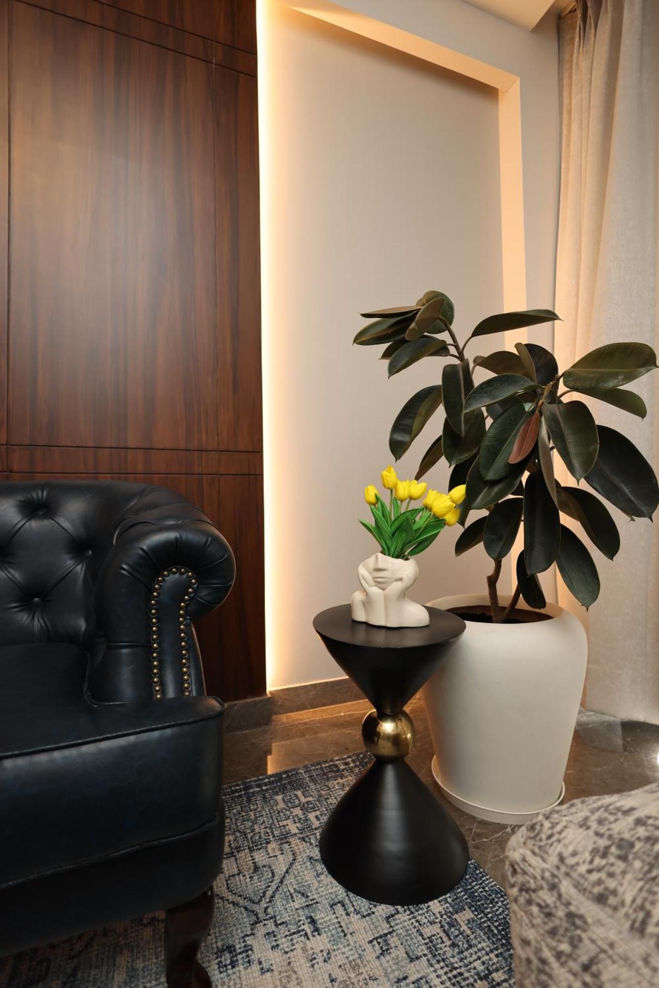 The Midnight - Your Galleria Getaway * Gurgaon