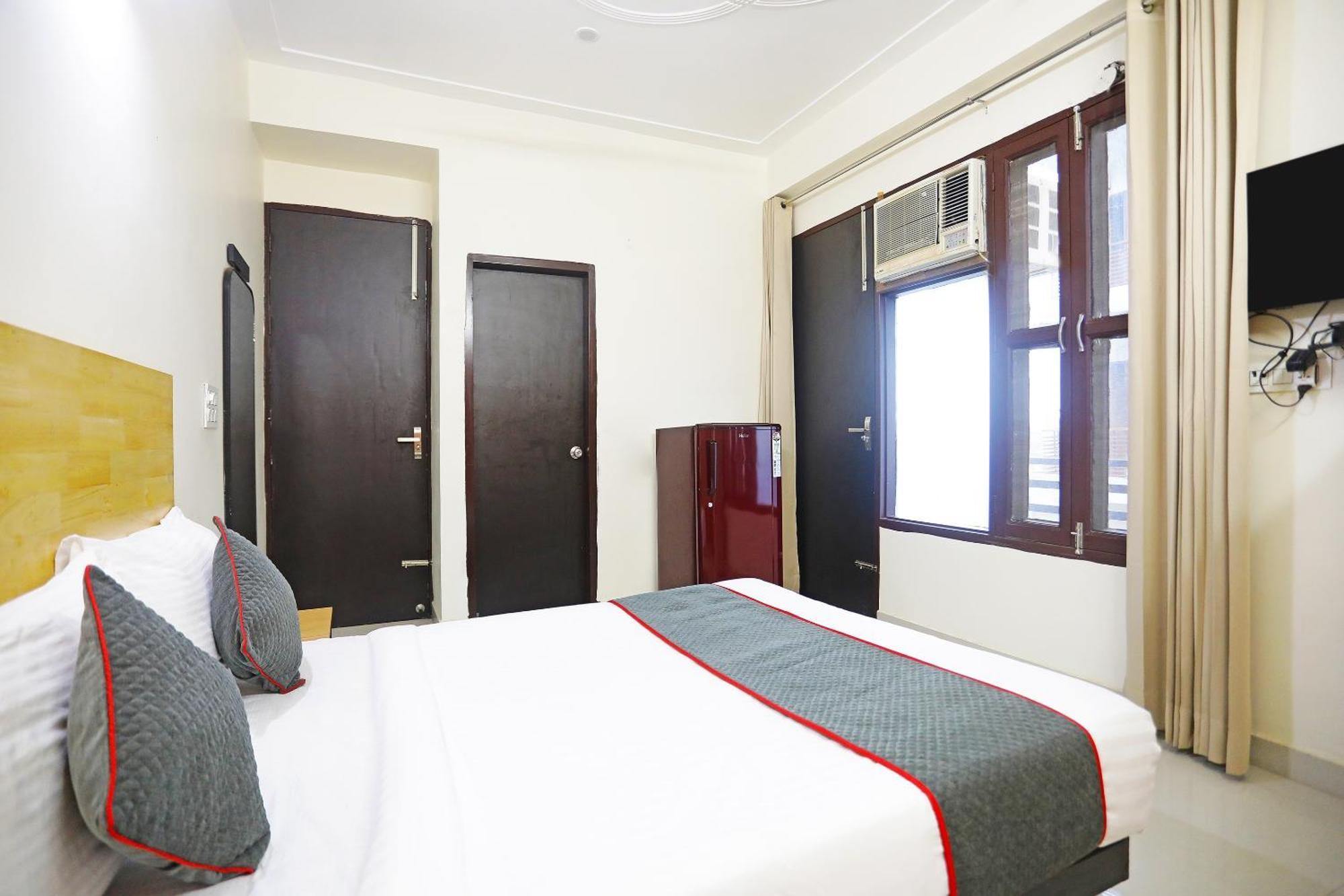 Super Townhouse Cloud Bay, Near Genpact, Sector-69, Hotel 4*