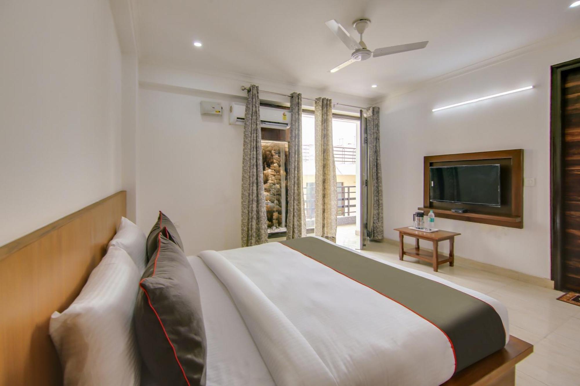 Hotel Collection O Near Appu Ghar