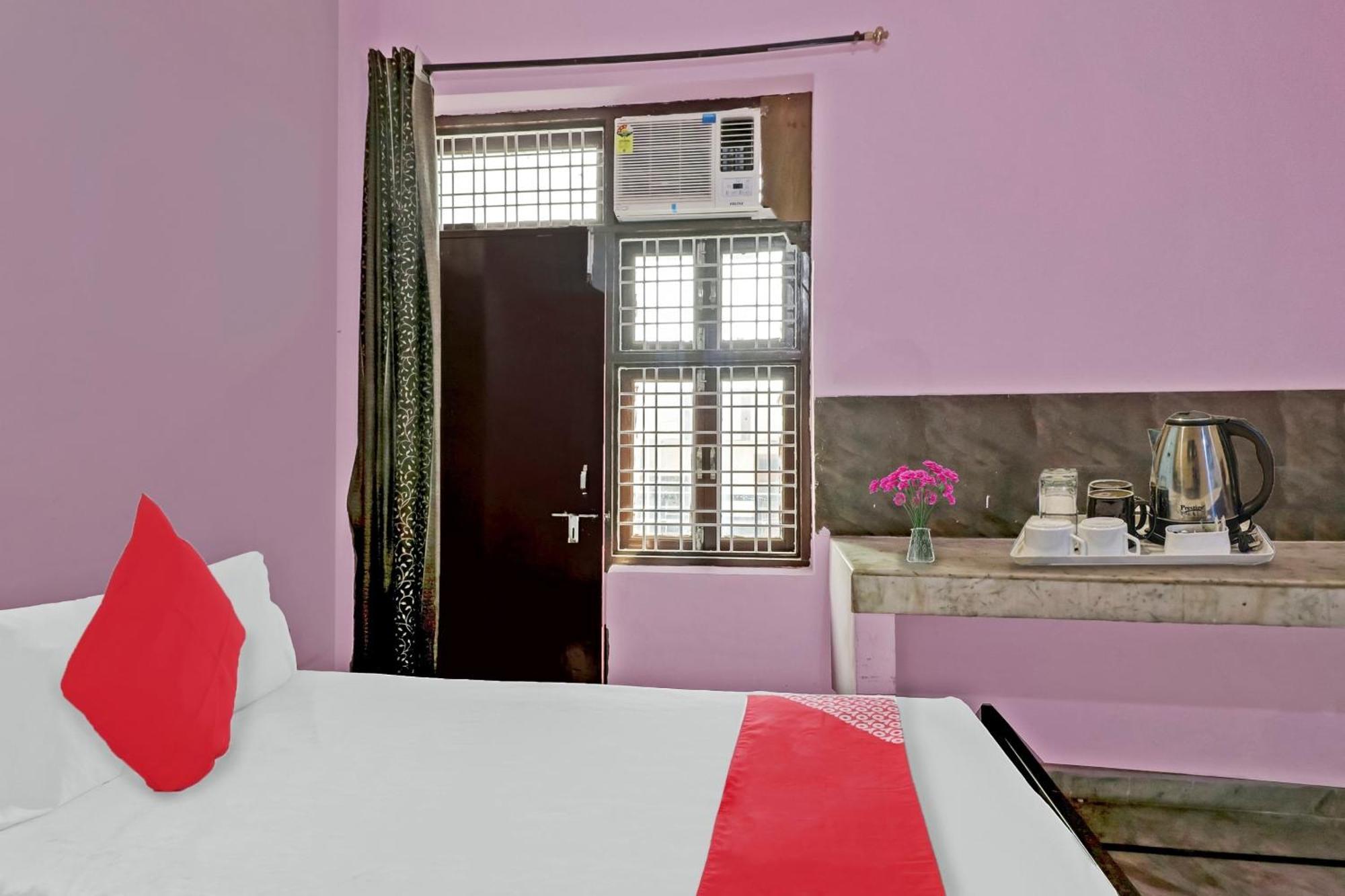 Hotel O Ratna Mahal & Pg Near Inox Dreamz Gurgaon