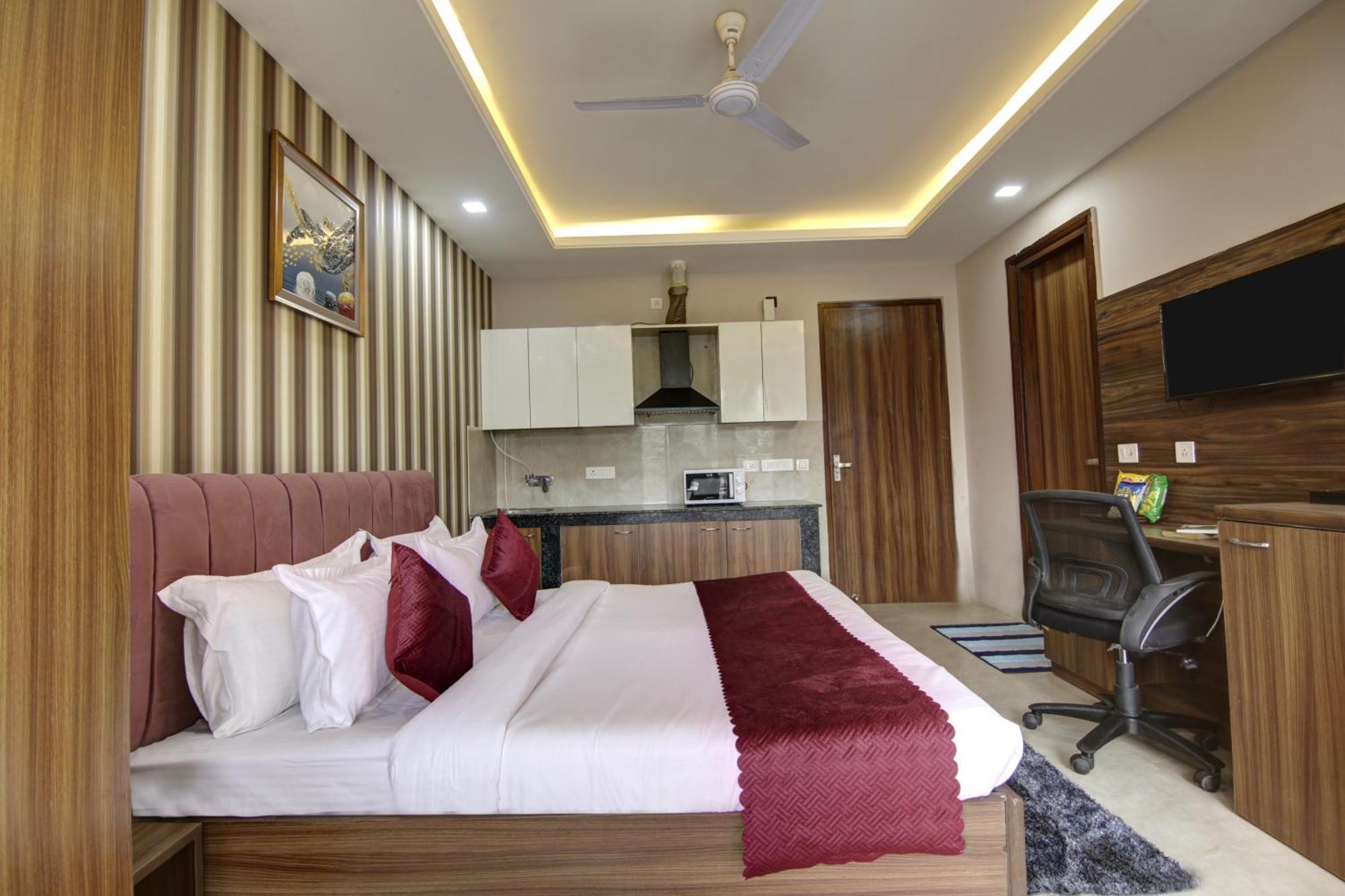 Hotel Limewood Silver Near Golf Course Road 3*
