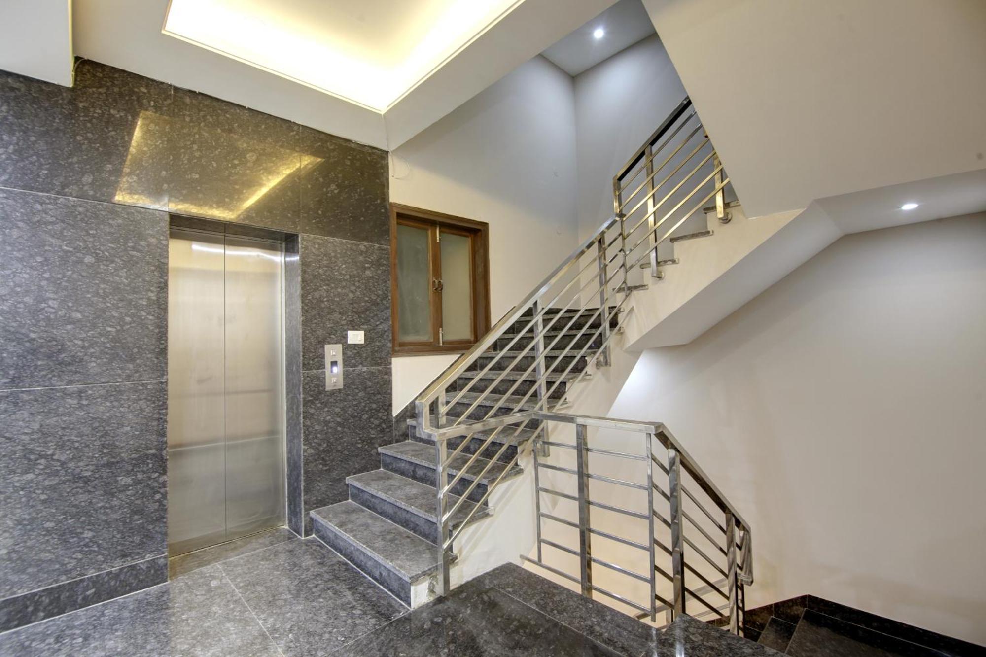 Limewood Silver Near Golf Course Road Hotel Gurgaon