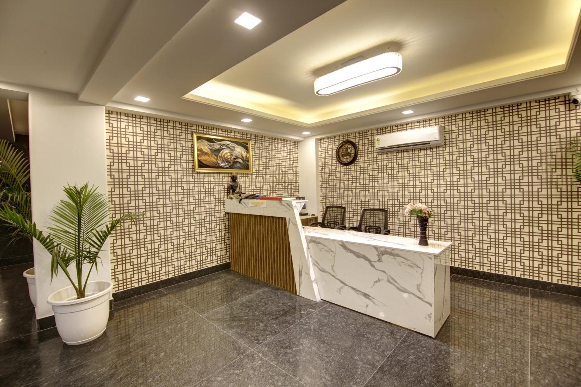 Limewood Silver Near Golf Course Road 3*